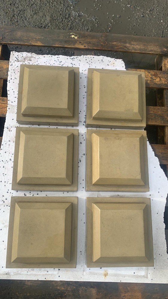 260X260-VICTORIAN-STYLE-BATHSTONE-BUFF-RESIN.jpg
